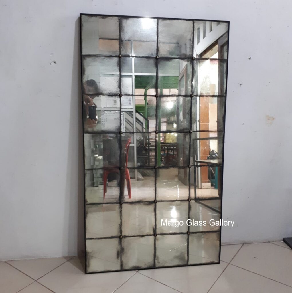 Antique Wall Mirror Style